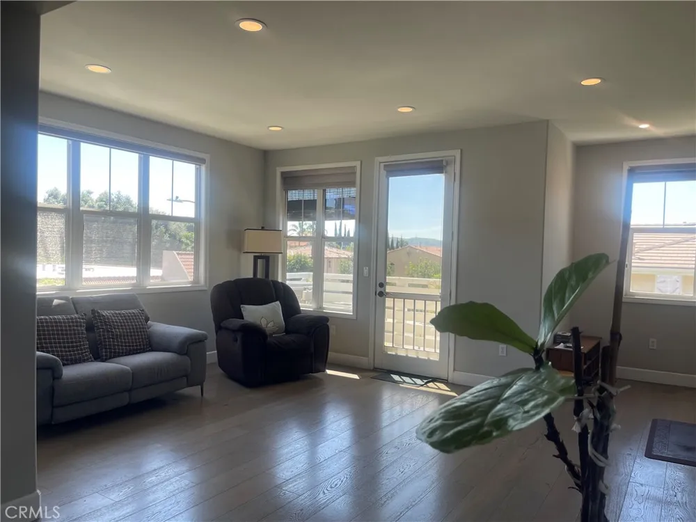 835 Francesca #201 Walnut, CA 91789