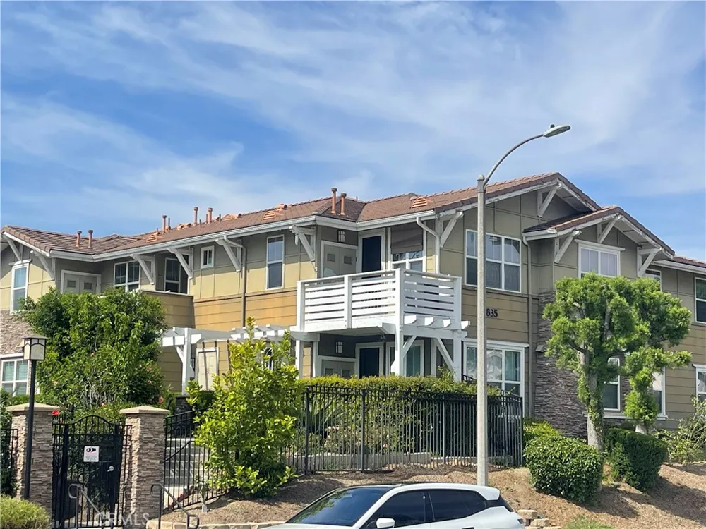 835 Francesca #201 Walnut, CA 91789