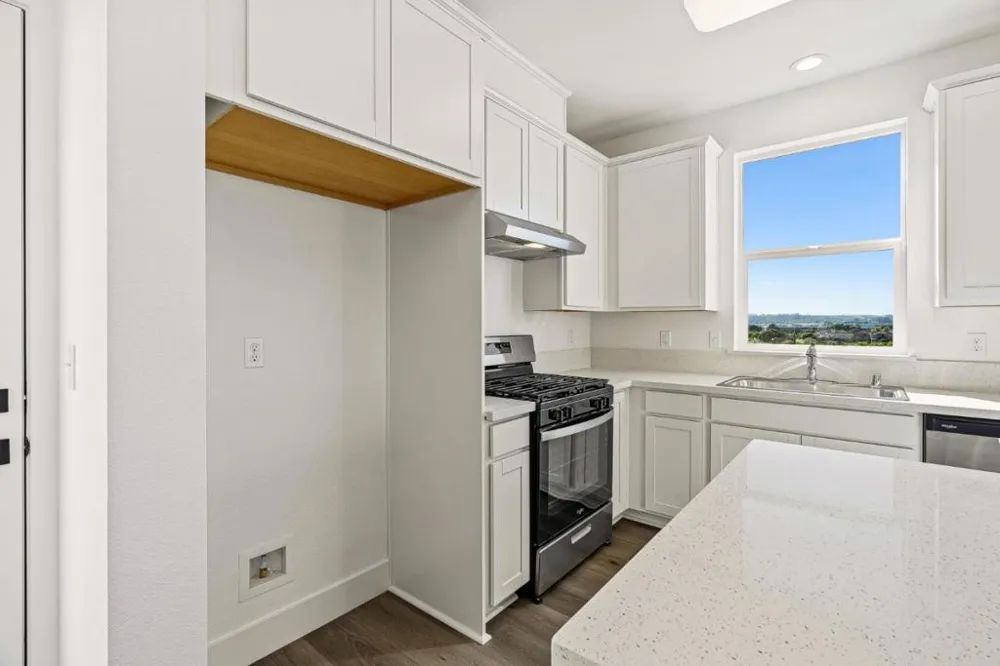 102 Skyline Vista Way Watsonville, CA 95076
