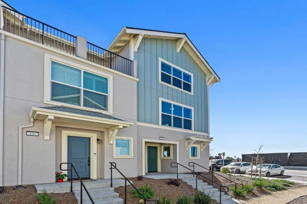 102 Skyline Vista Way Watsonville, CA 95076