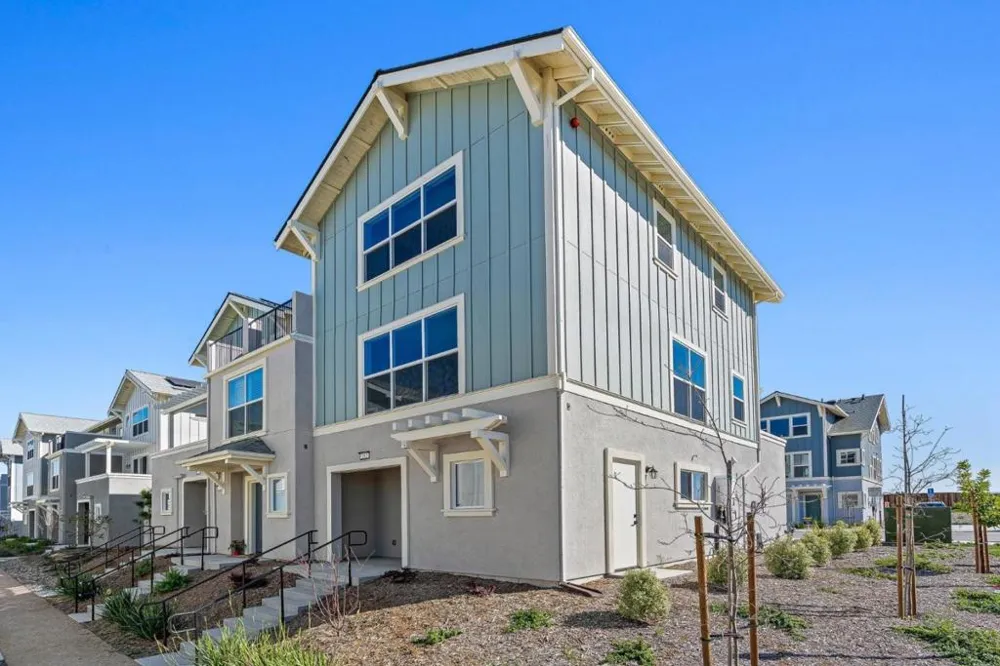 102 Skyline Vista Way Watsonville, CA 95076