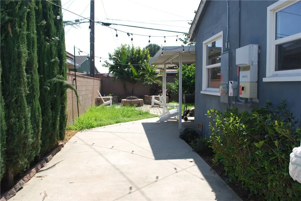 2498 Kellogg Park Drive Pomona, CA 91768