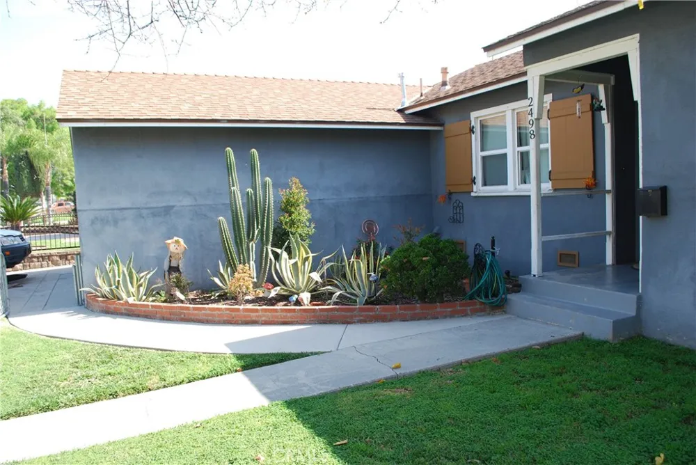 2498 Kellogg Park Drive Pomona, CA 91768