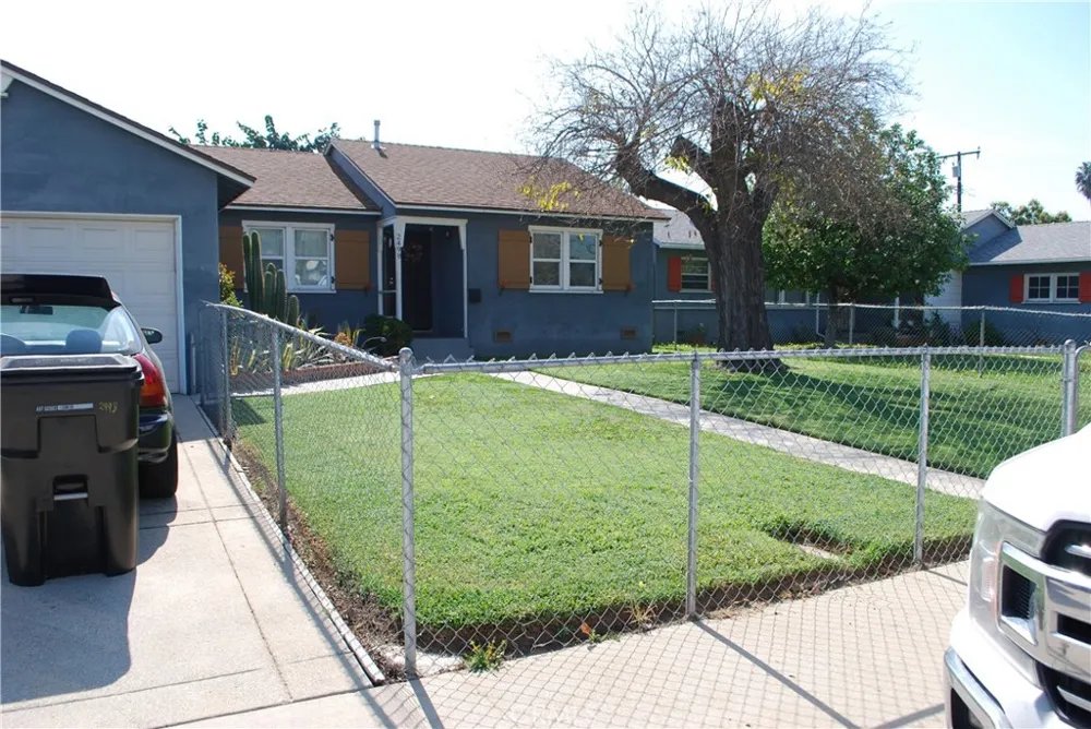 2498 Kellogg Park Drive Pomona, CA 91768