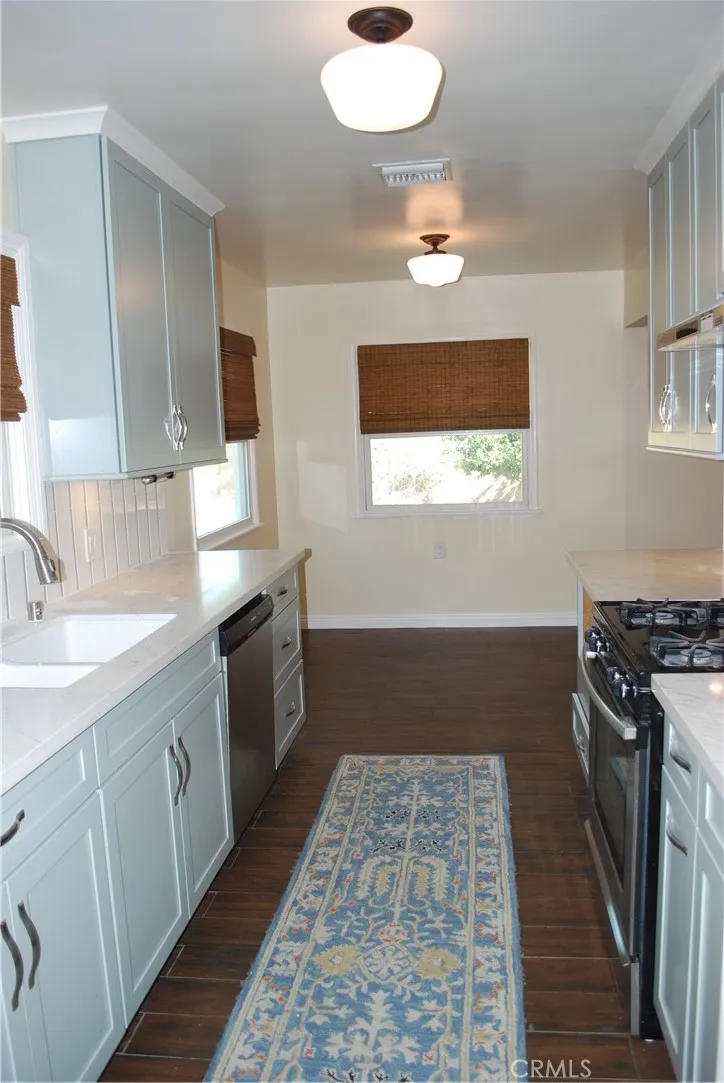2498 Kellogg Park Drive Pomona, CA 91768
