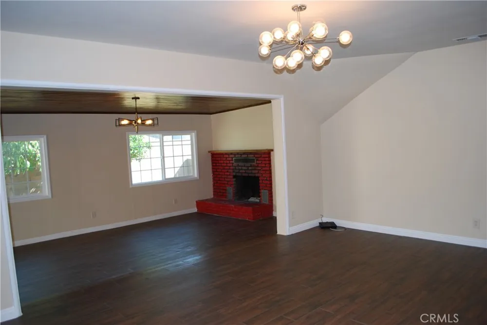 2498 Kellogg Park Drive Pomona, CA 91768