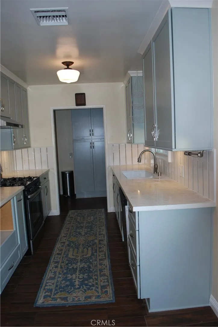 2498 Kellogg Park Drive Pomona, CA 91768