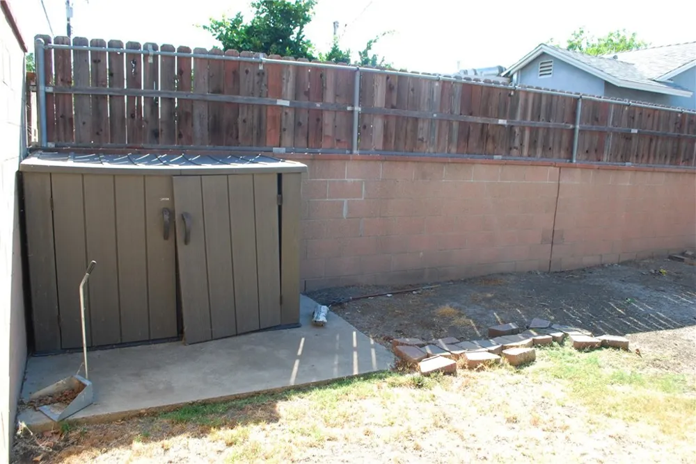 2498 Kellogg Park Drive Pomona, CA 91768