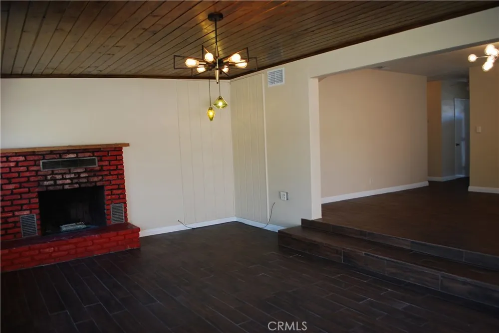 2498 Kellogg Park Drive Pomona, CA 91768