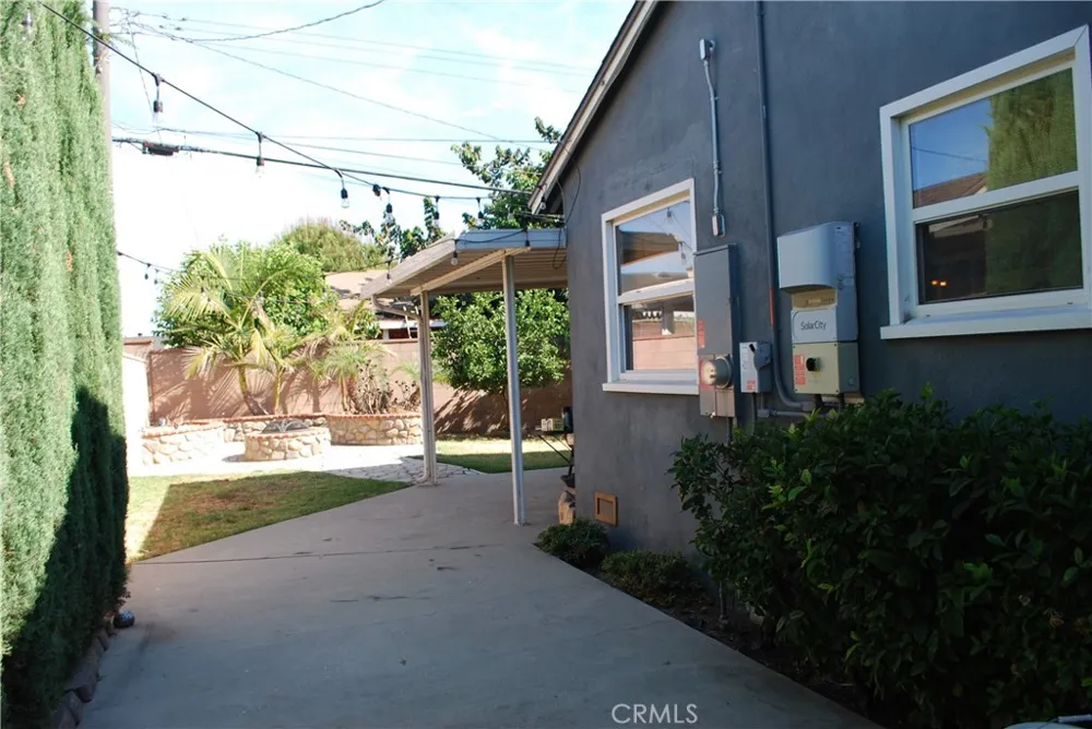 2498 Kellogg Park Drive Pomona, CA 91768