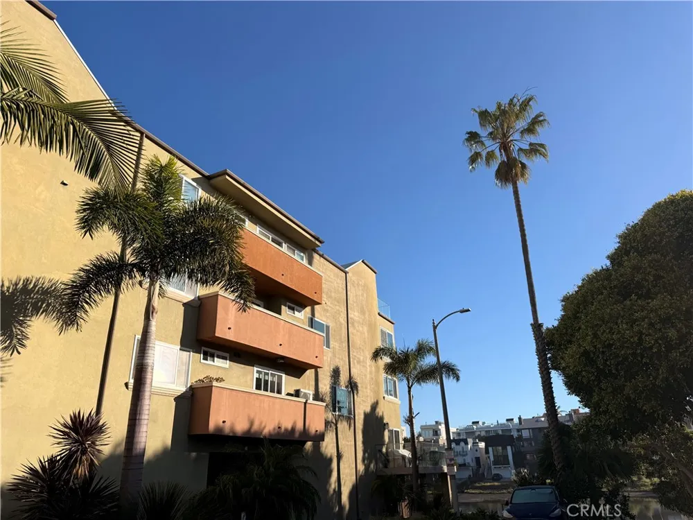 6400 Pacific #311 Playa del Rey, CA 90293