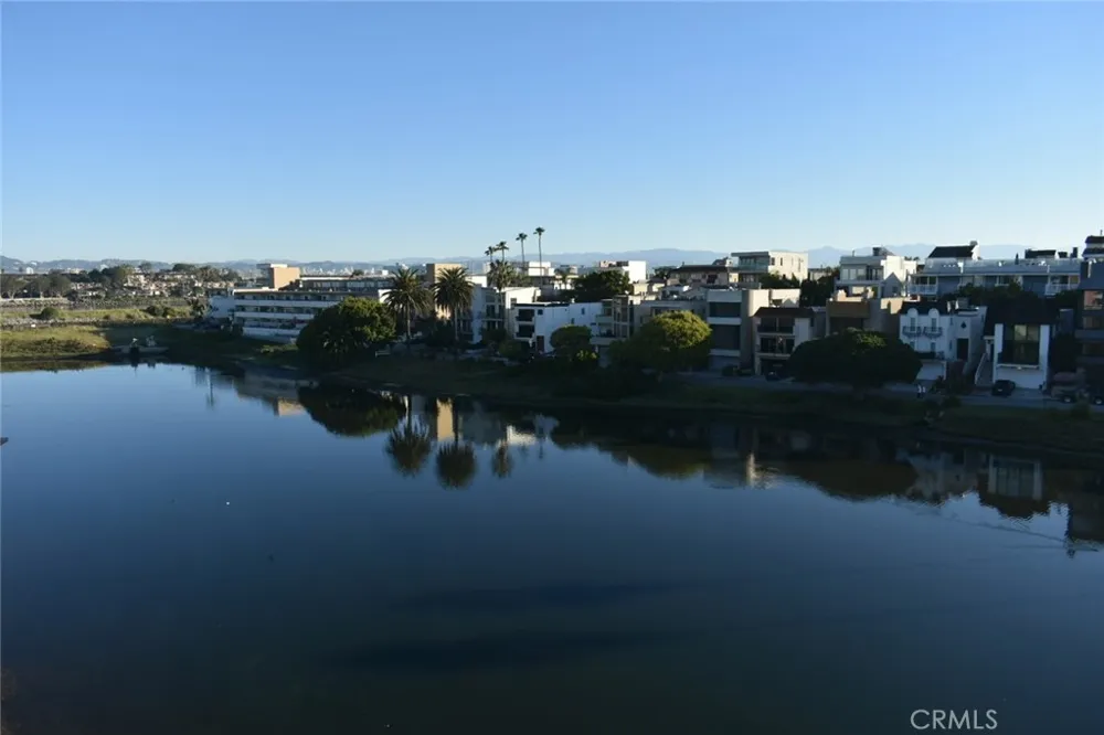 6400 Pacific #311 Playa del Rey, CA 90293