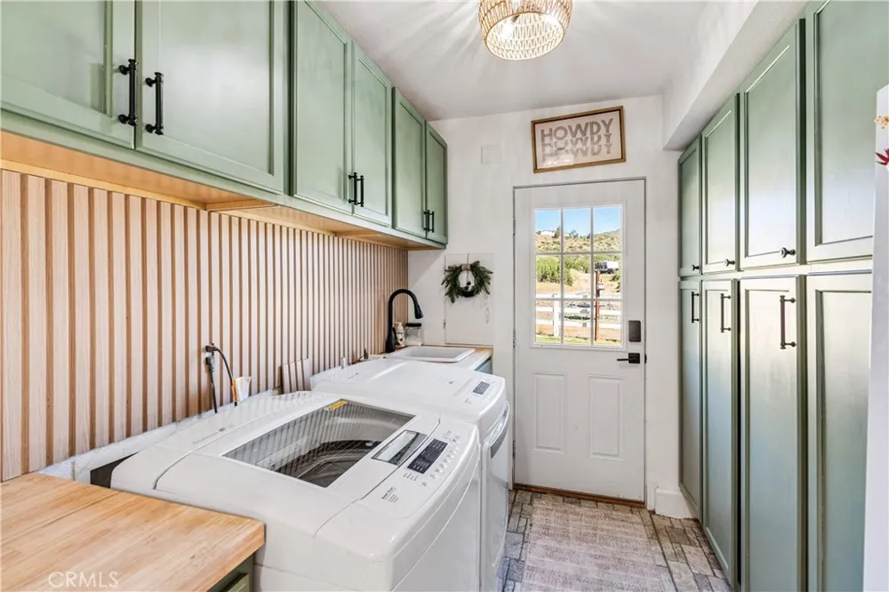 2807 Clanfield Acton, CA 93510