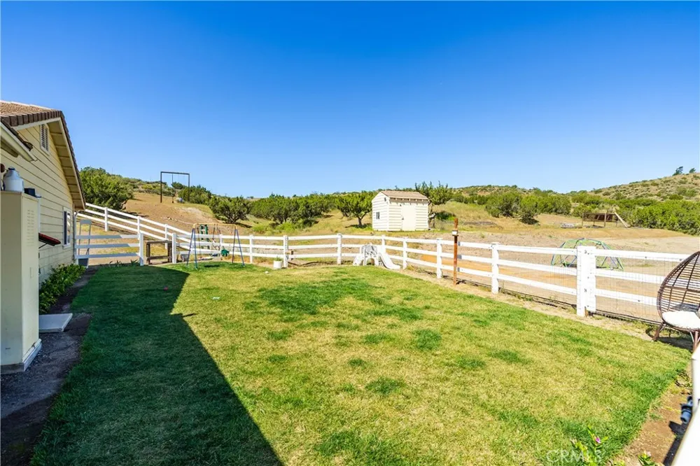 2807 Clanfield Acton, CA 93510