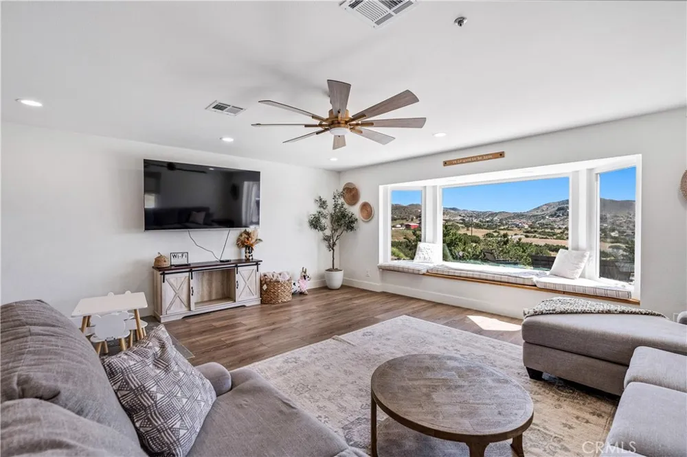 2807 Clanfield Acton, CA 93510