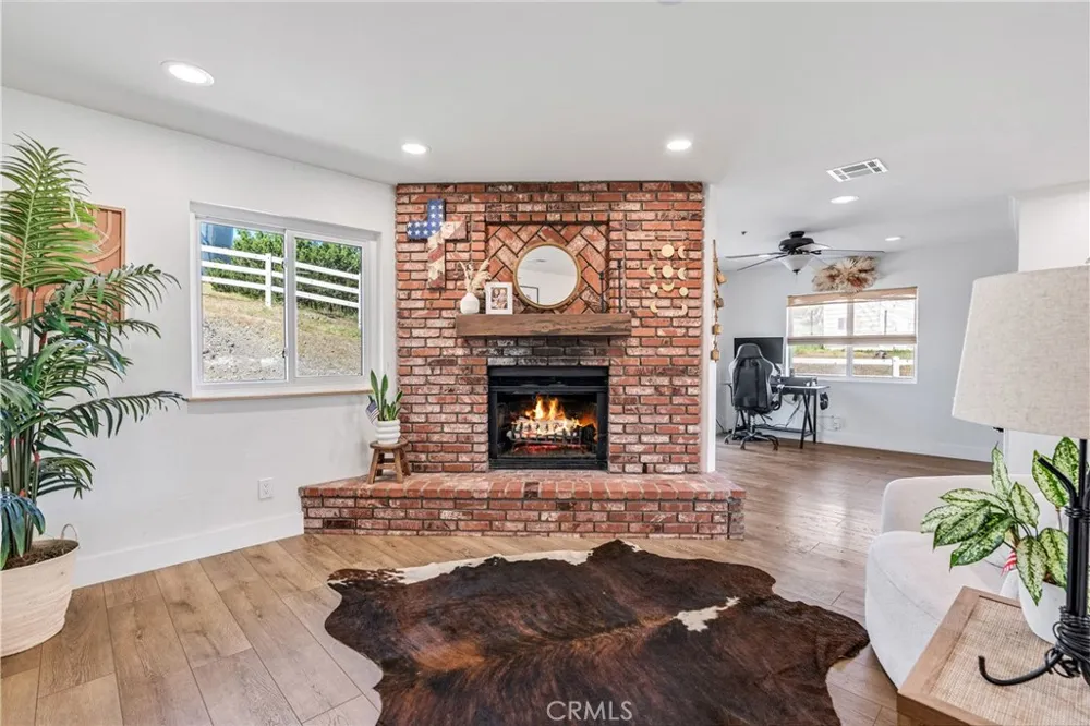 2807 Clanfield Acton, CA 93510