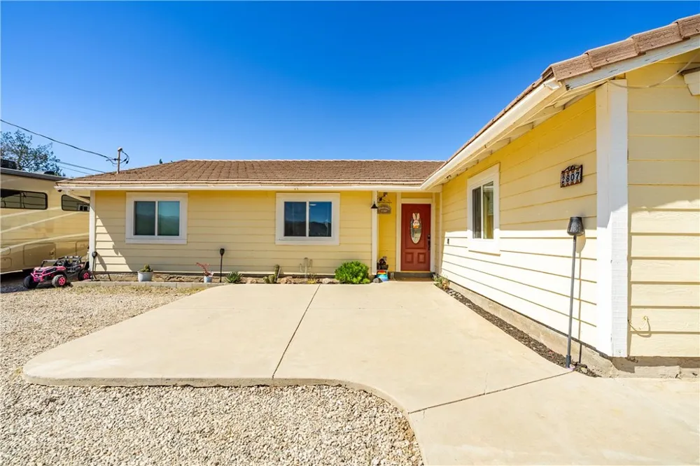 2807 Clanfield Acton, CA 93510