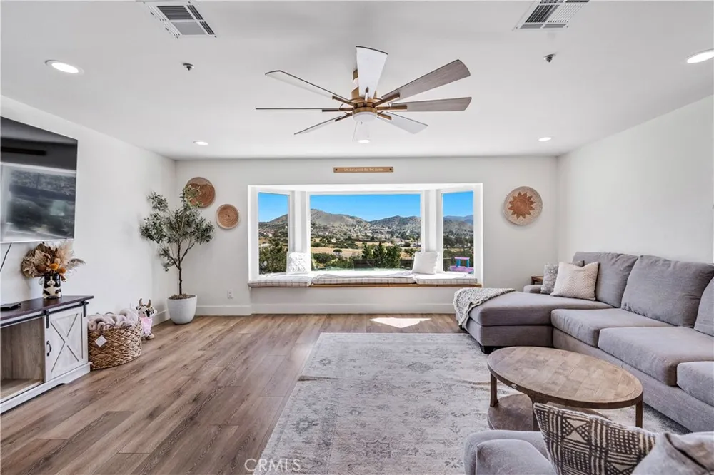 2807 Clanfield Acton, CA 93510