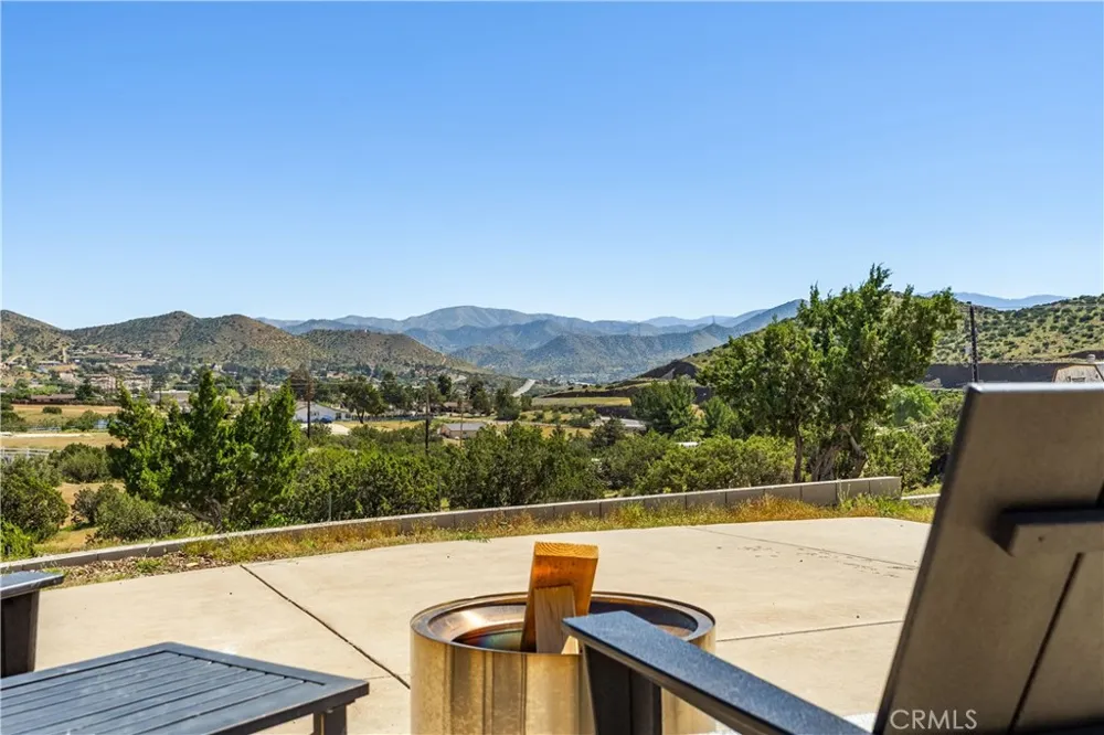 2807 Clanfield Acton, CA 93510