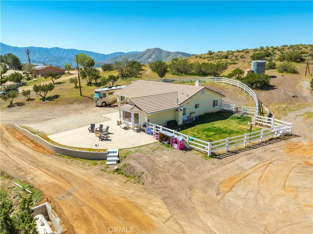 2807 Clanfield Acton, CA 93510