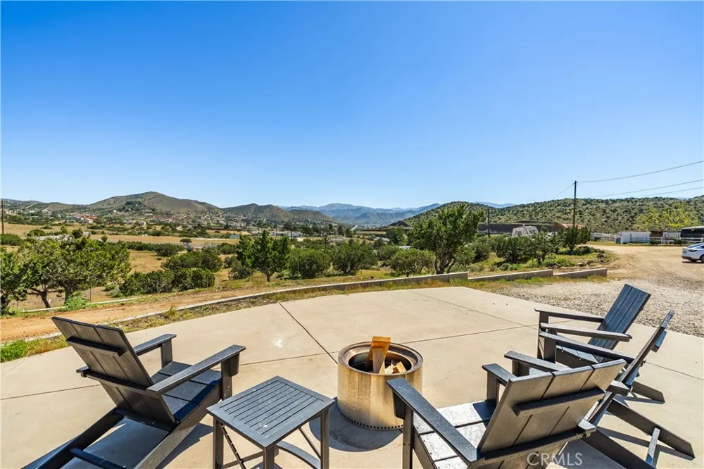 2807 Clanfield Acton, CA 93510