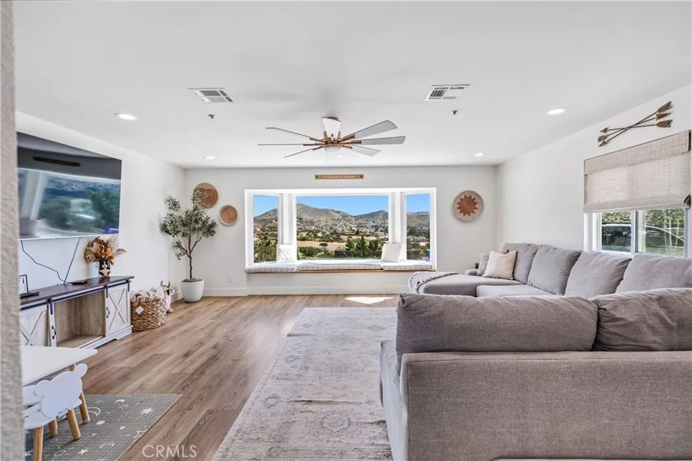 2807 Clanfield Acton, CA 93510