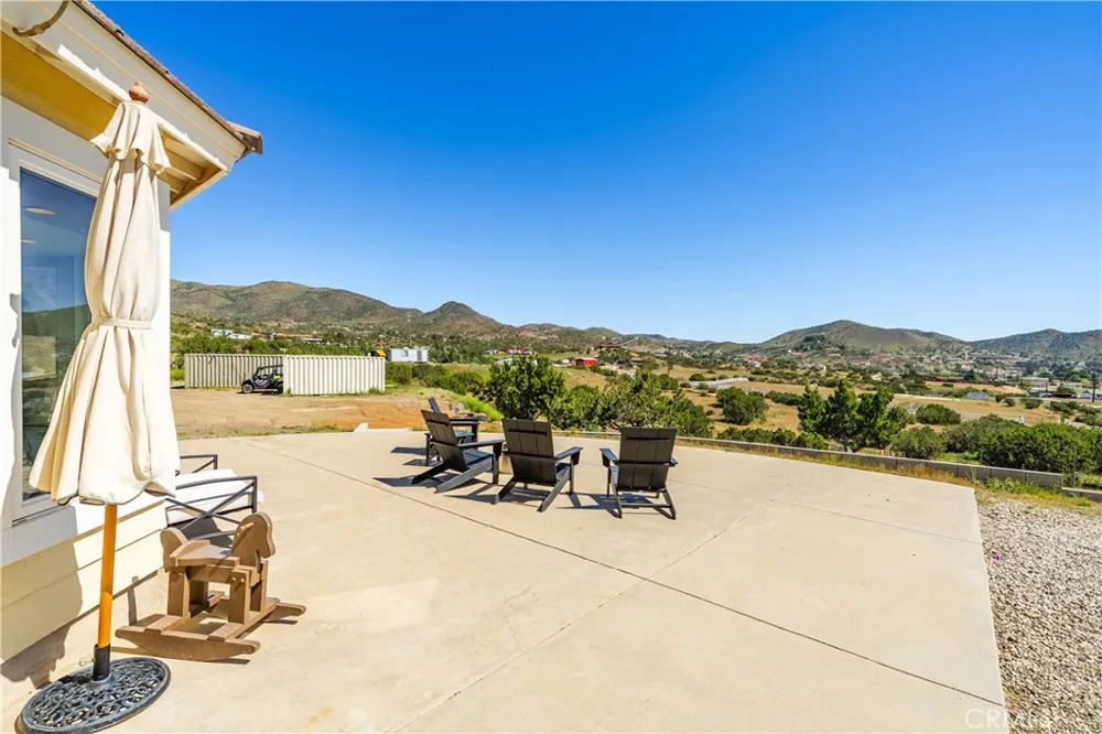 2807 Clanfield Acton, CA 93510