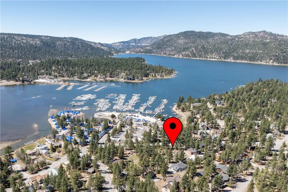 351 Edgemoor Big Bear Lake, CA 92315