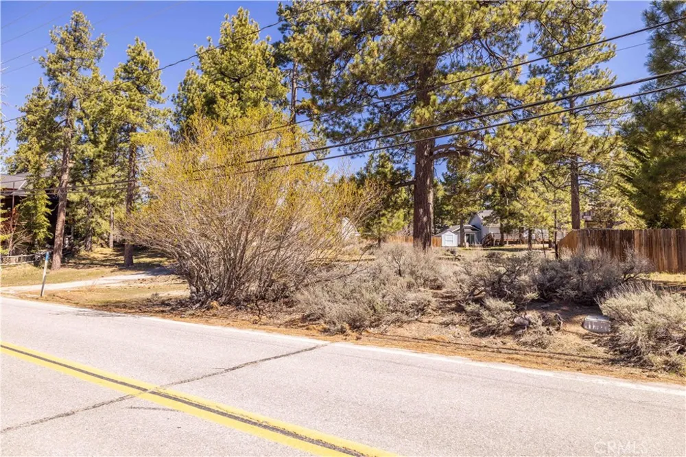 351 Edgemoor Big Bear Lake, CA 92315