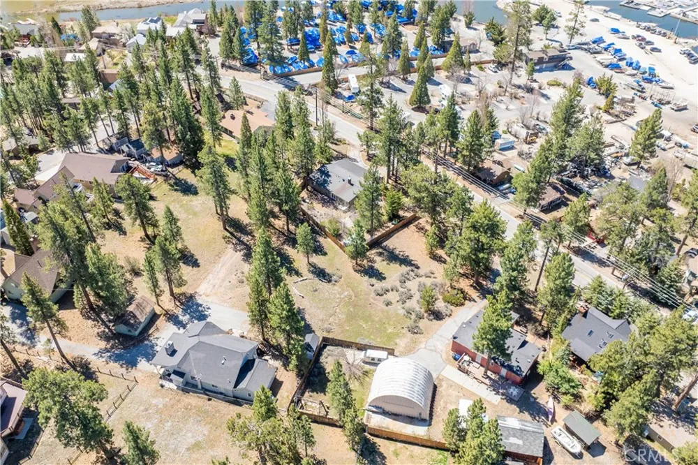 351 Edgemoor Big Bear Lake, CA 92315