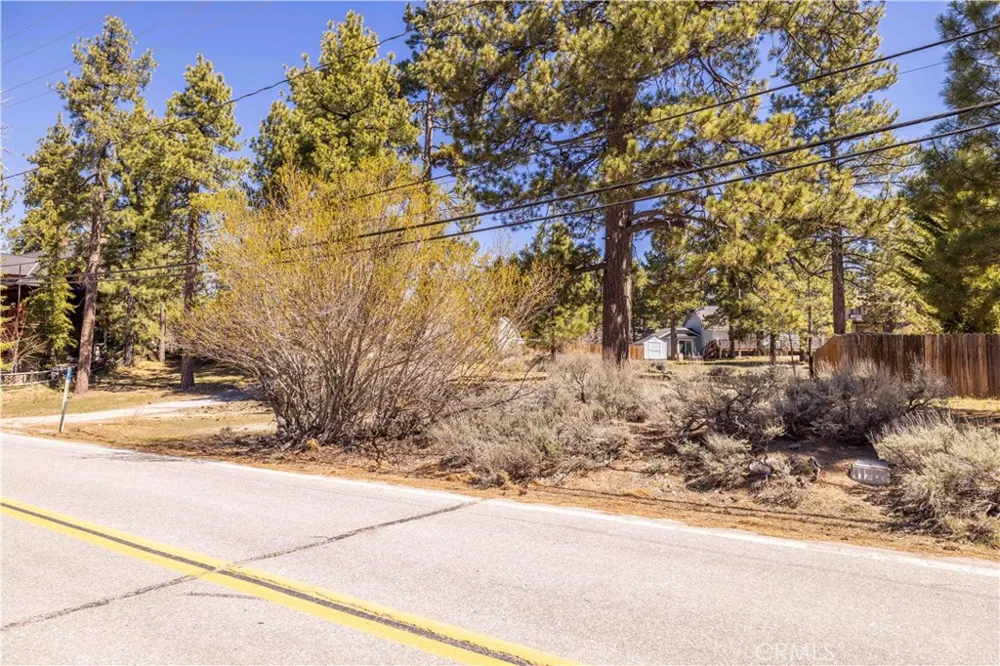 351 Edgemoor Big Bear Lake, CA 92315