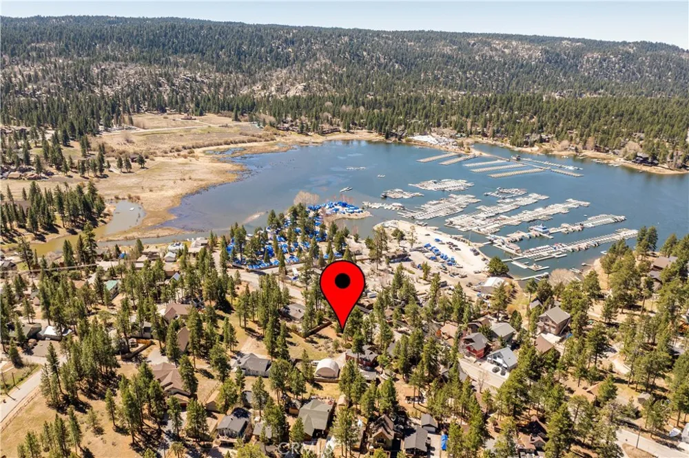 351 Edgemoor Big Bear Lake, CA 92315