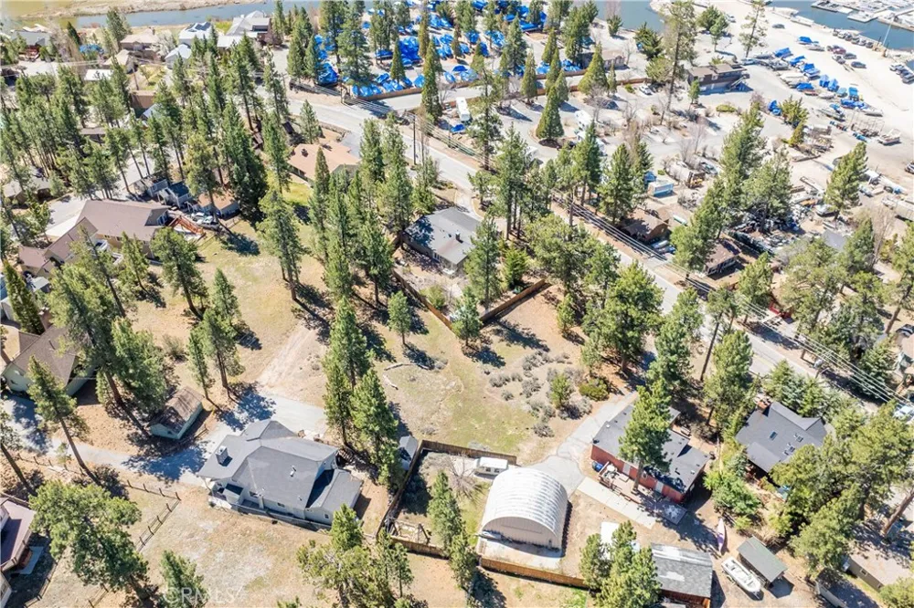 351 Edgemoor Big Bear Lake, CA 92315