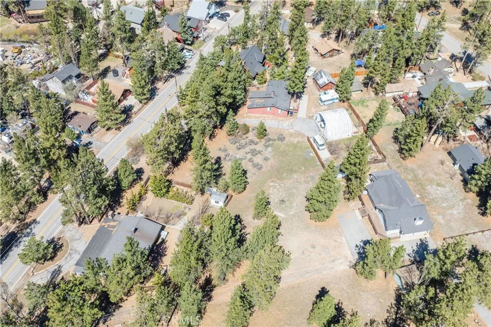 351 Edgemoor Big Bear Lake, CA 92315