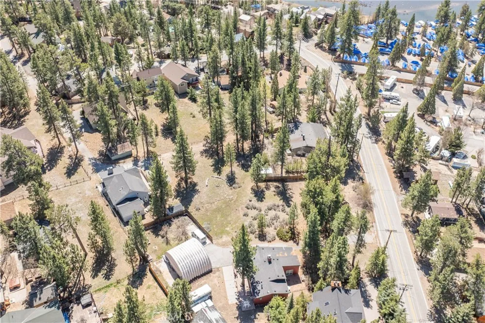 351 Edgemoor Big Bear Lake, CA 92315