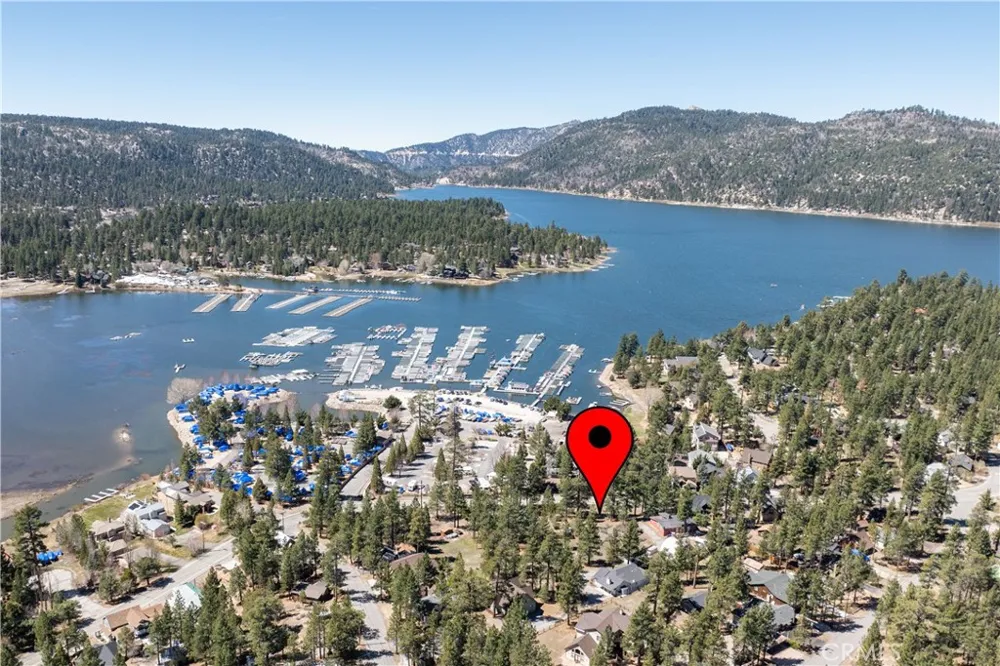 351 Edgemoor Big Bear Lake, CA 92315