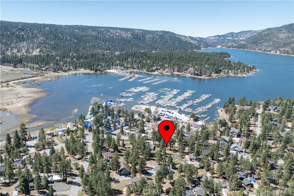 351 Edgemoor Big Bear Lake, CA 92315
