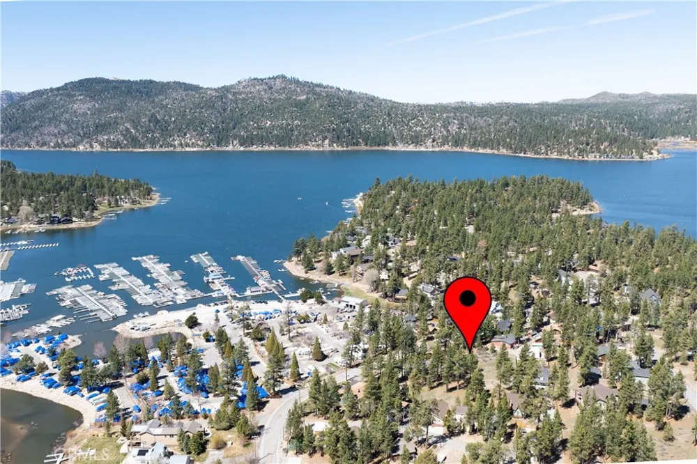 351 Edgemoor Big Bear Lake, CA 92315