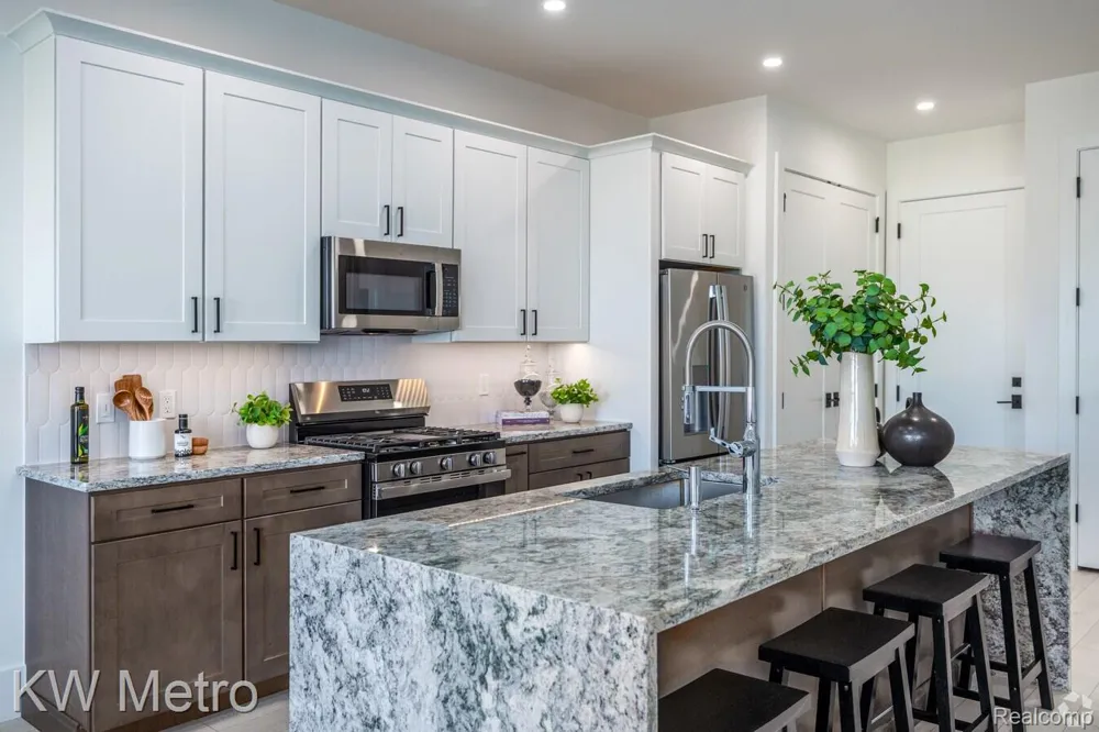 120 E Liberty Street #203 Milford Village, MI 48381