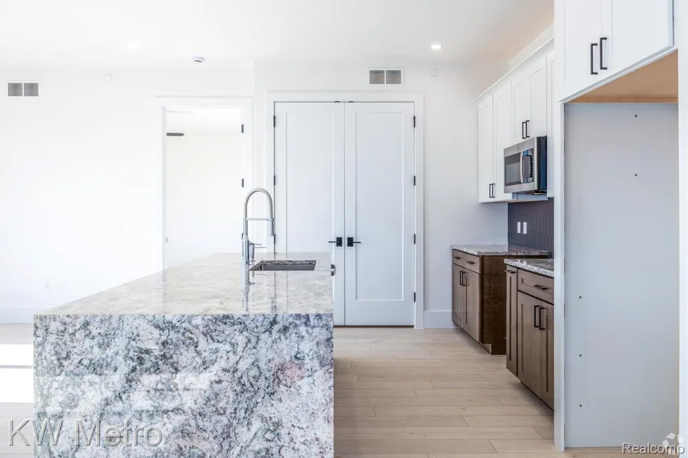 120 E Liberty Street #203 Milford Village, MI 48381