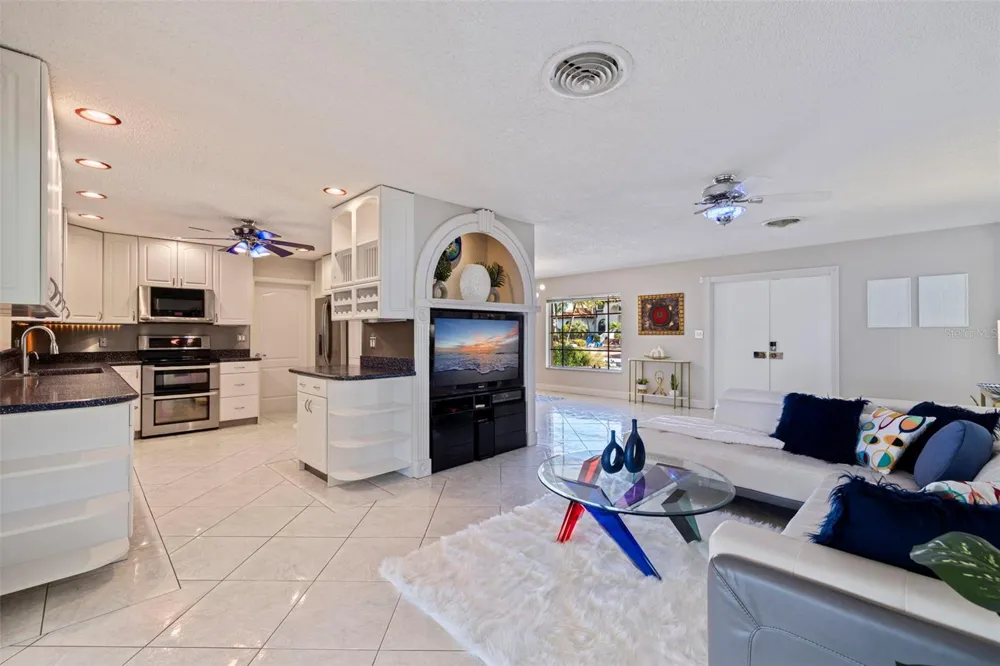290 1ST STREET W Tierra Verde, FL 33715