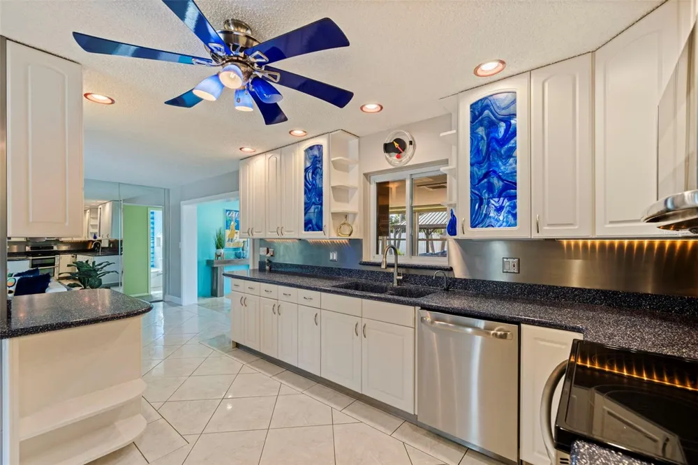 290 1ST STREET W Tierra Verde, FL 33715