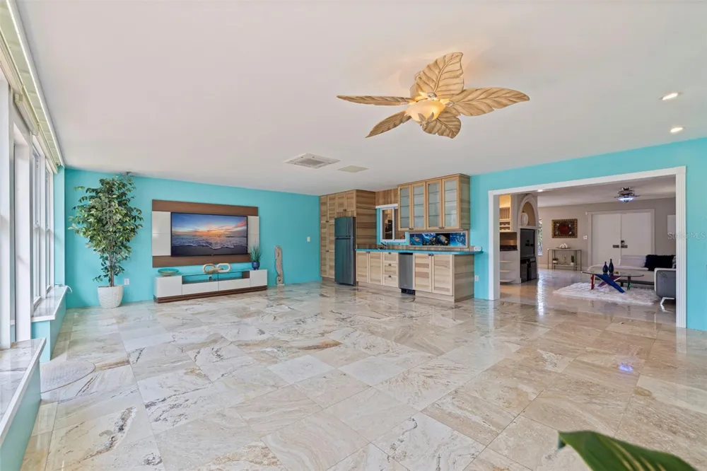 290 1ST STREET W Tierra Verde, FL 33715