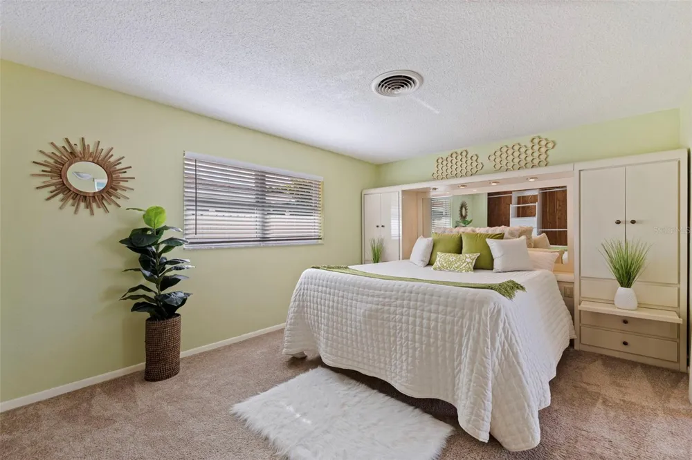 290 1ST STREET W Tierra Verde, FL 33715