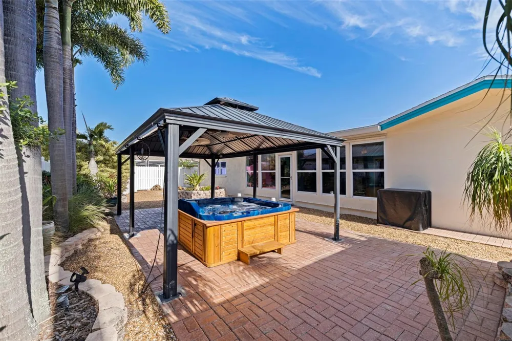 290 1ST STREET W Tierra Verde, FL 33715