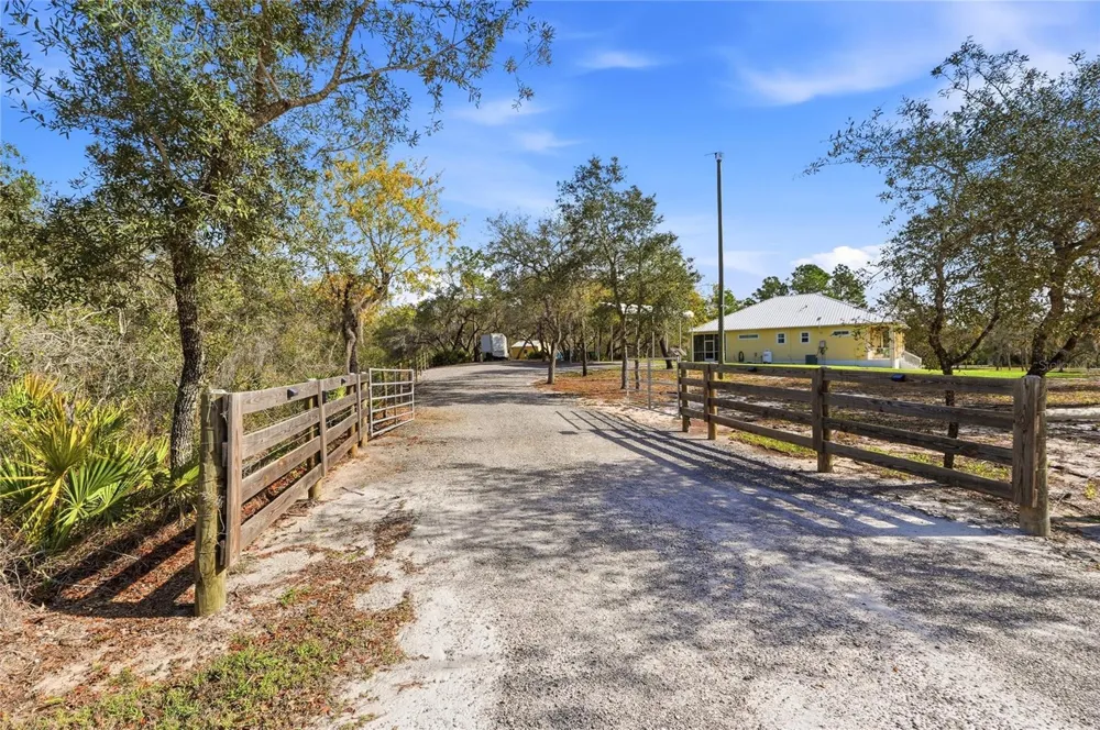 2204 R E BYRD ROAD Frostproof, FL 33843