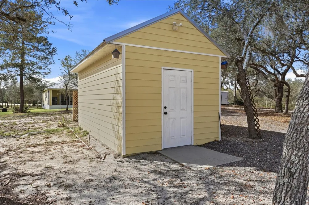 2204 R E BYRD ROAD Frostproof, FL 33843