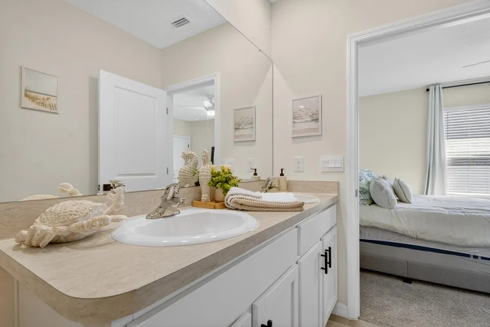 350 MANGROVE SHADE CIRCLE Apollo Beach, FL 33572