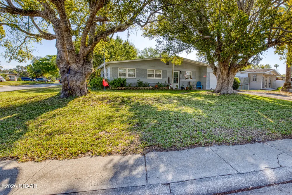 2821 Oak Lea Drive South Daytona, FL 32119