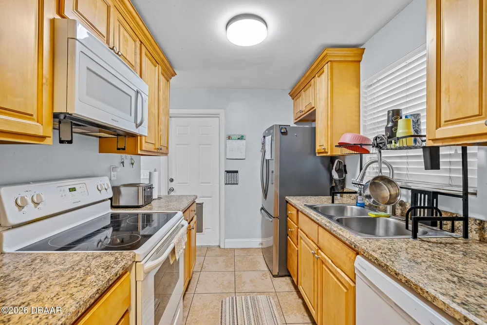 2821 Oak Lea Drive South Daytona, FL 32119